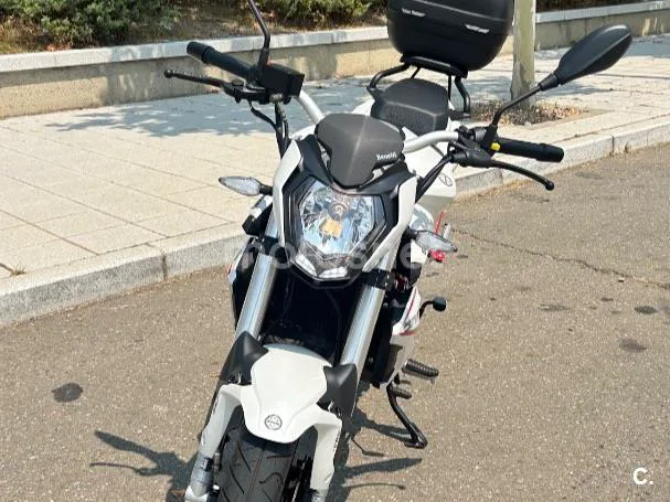 Benelli BN 125 - Vista 8