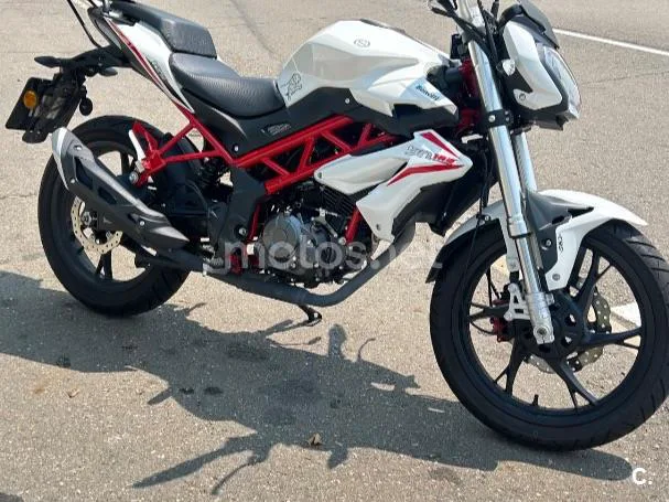 Benelli BN 125 - Vista 9