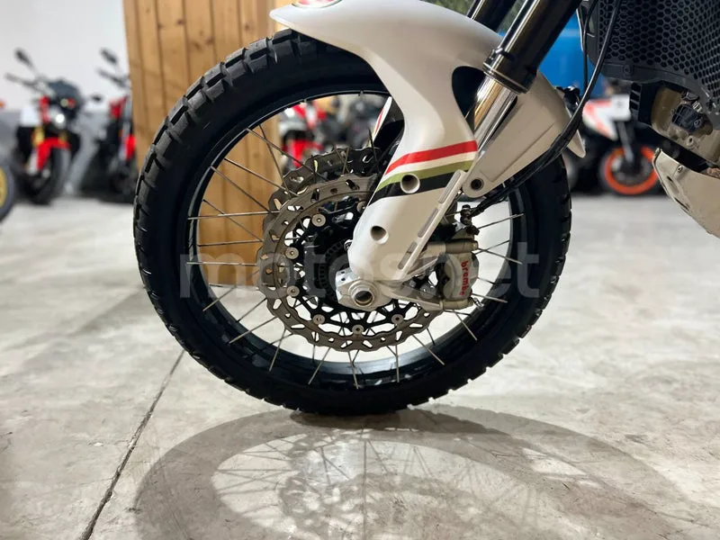 Ducati DesertX - Vista 10