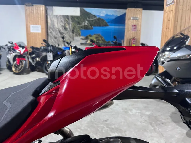 Ducati Streetfighter V2 - Vista 28