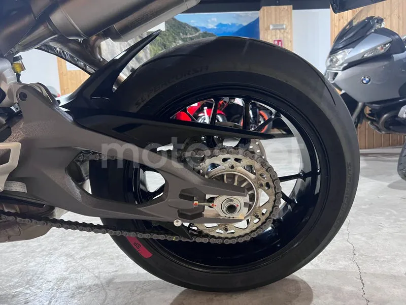 Ducati Streetfighter V2 - Vista 29