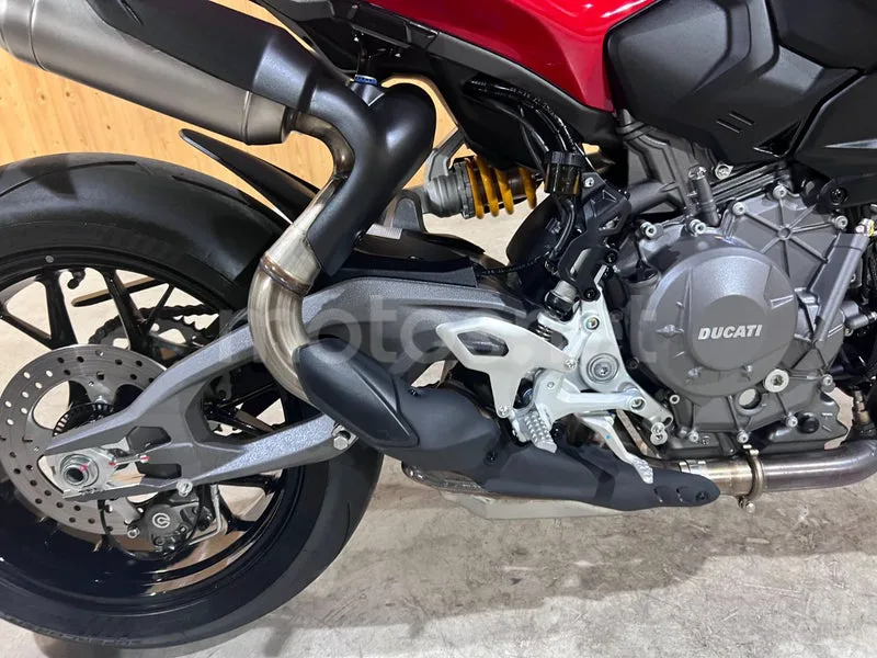 Ducati Streetfighter V2 - Vista 31