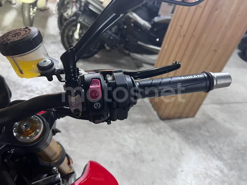 Ducati Streetfighter V2 - Vista 47