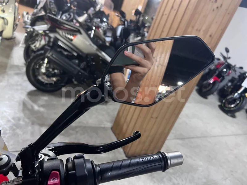 Ducati Streetfighter V2 - Vista 48