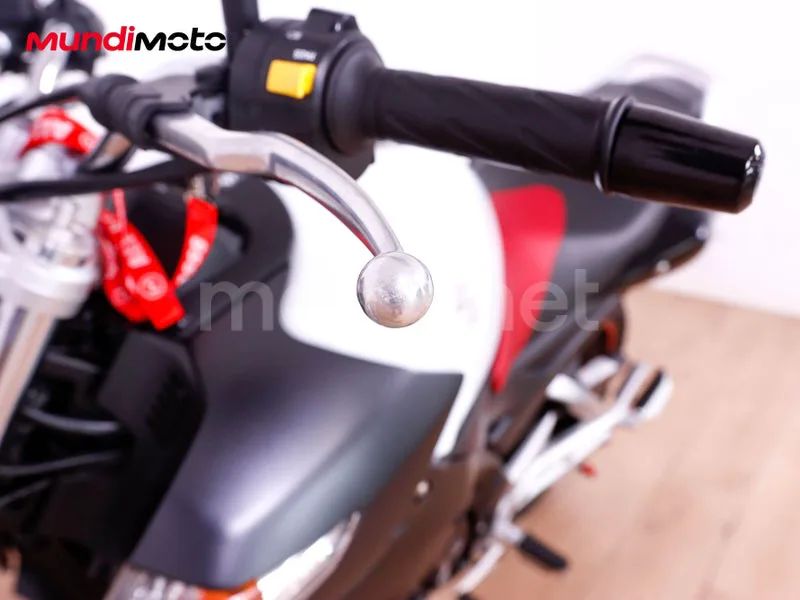 Suzuki GSR600 - Vista 25