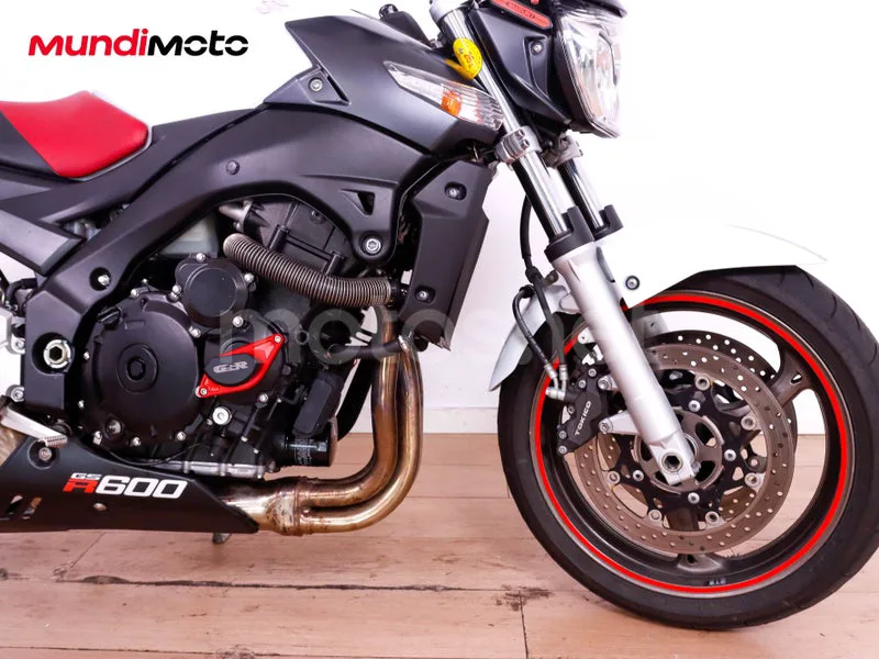 Suzuki GSR600 - Vista 28