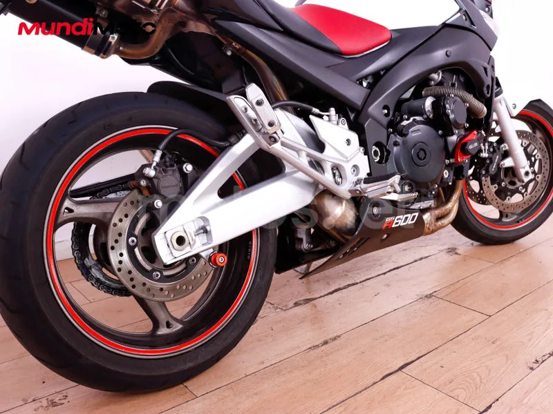Suzuki GSR600 - Vista 4