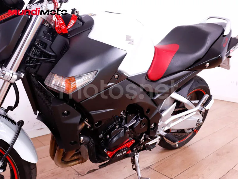 Suzuki GSR600 - Vista 10