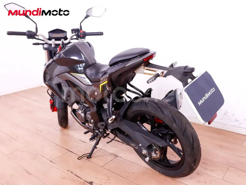 Keeway RKF 125 - Vista 8