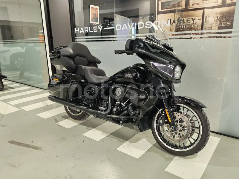 Harley-Davidson Street Glide - Vista 13
