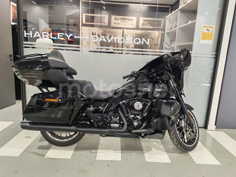 Harley-Davidson Street Glide - Vista 15