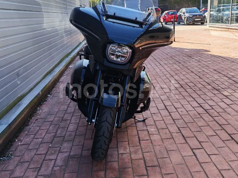 Harley-Davidson Street Glide - Vista 19