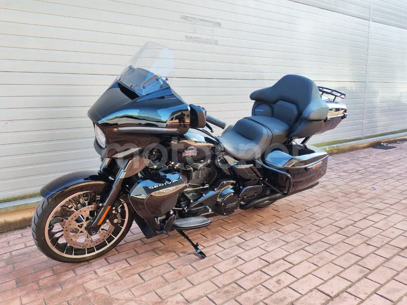 Harley-Davidson Street Glide - Vista 10