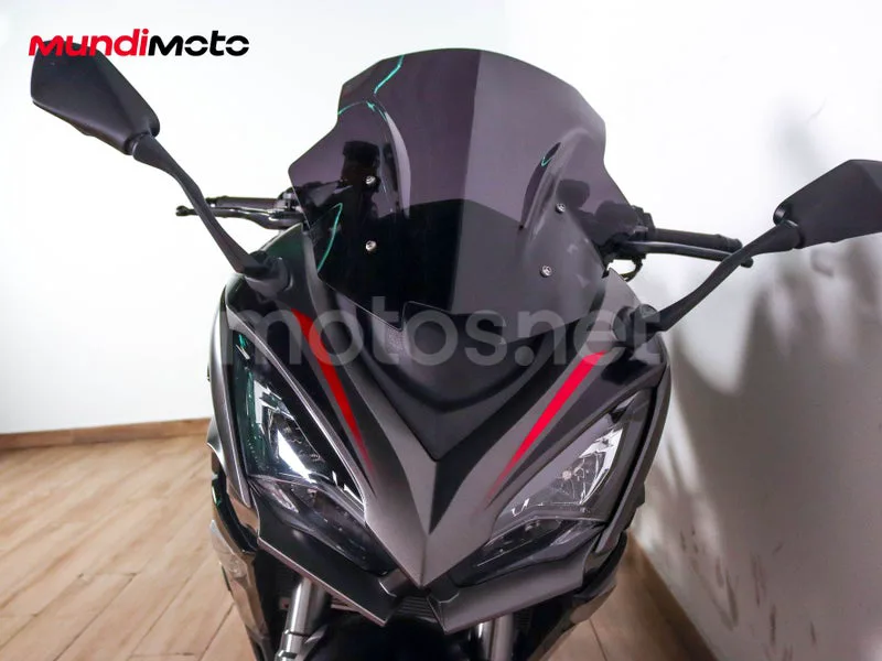 Kawasaki Ninja 1100SX - Vista 5