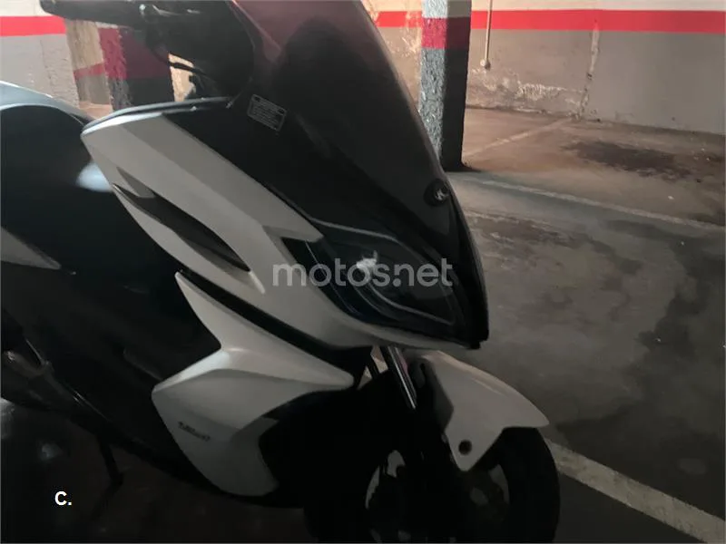 Kymco K-XCT 125i - Vista 4