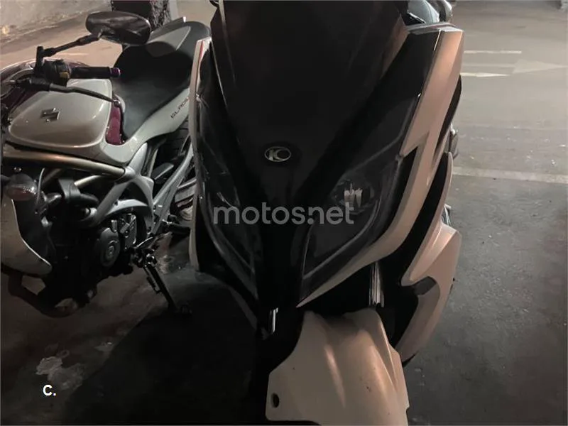 Kymco K-XCT 125i - Vista 7