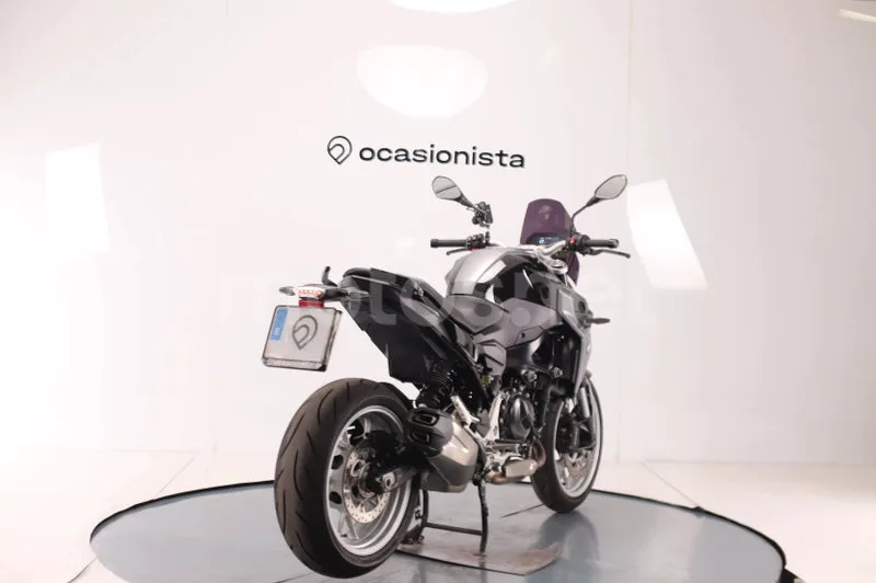 BMW F 900 R - Vista 3