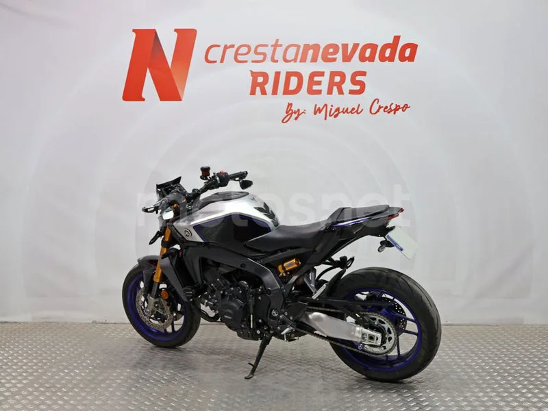 Yamaha MT-09 - Vista 10