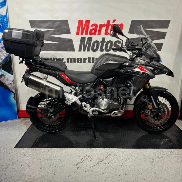 Benelli TRK 502 - Vista 3