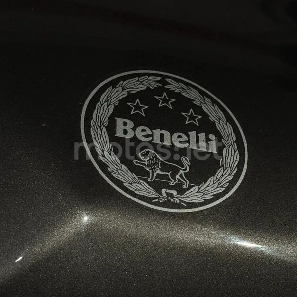 Benelli TRK 502 - Vista 9