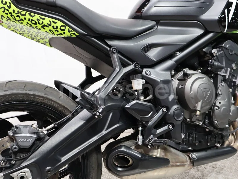 Triumph Trident 660 - Vista 15