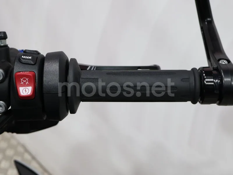 BMW M 1000 R - Vista 9