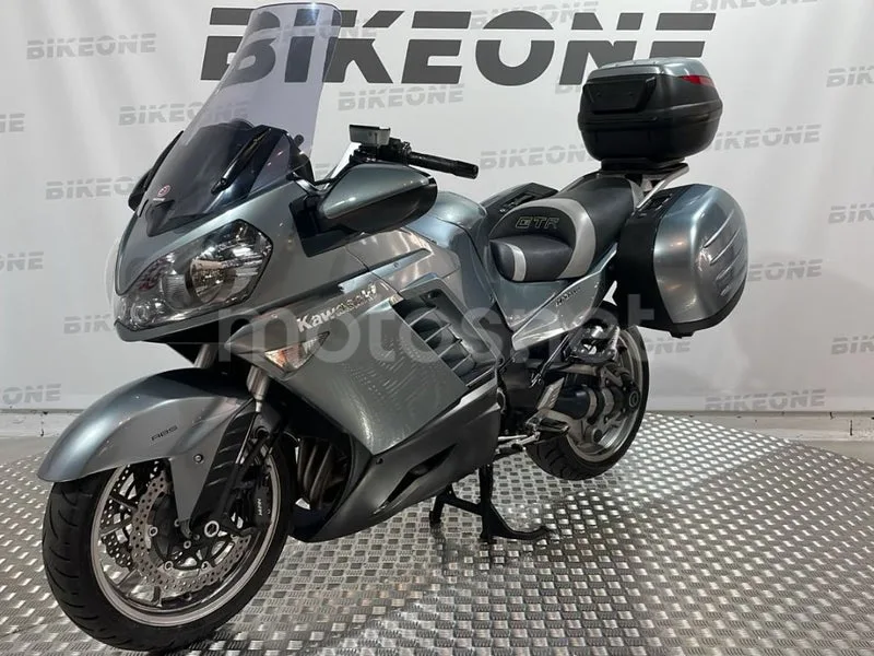 Kawasaki 1400GTR - Vista 5