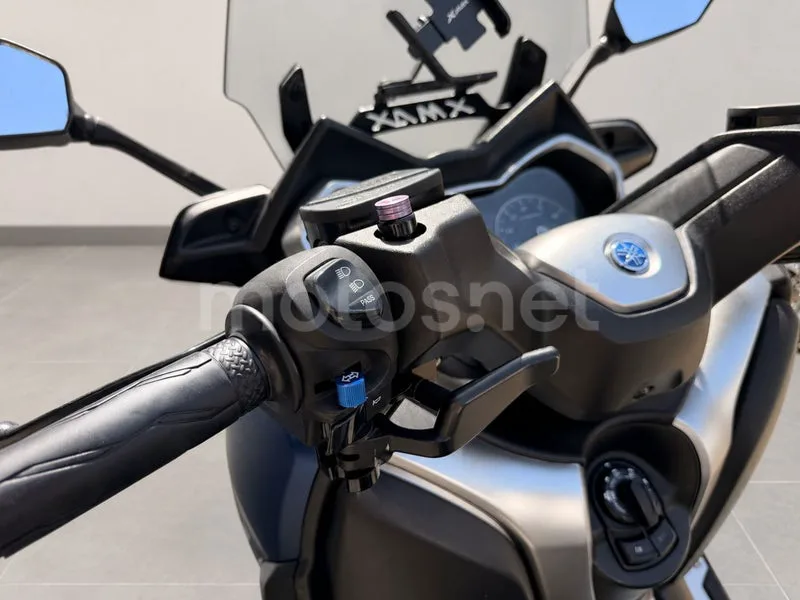 Yamaha XMAX 400 - Vista 13