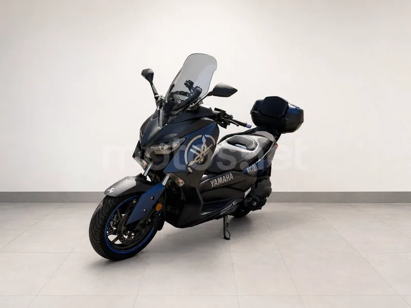 Yamaha XMAX 400 - Vista 7