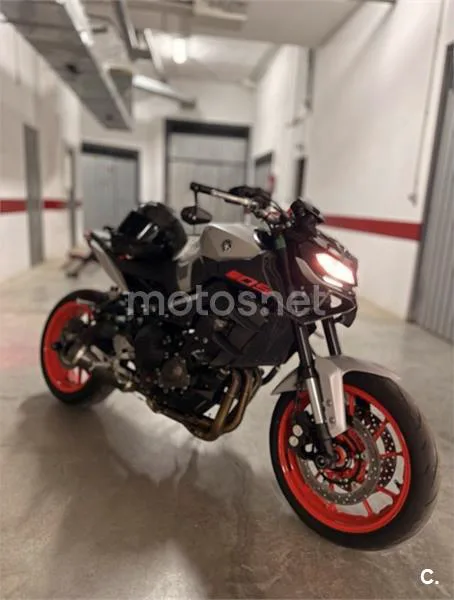 Yamaha MT-09 - Vista 3