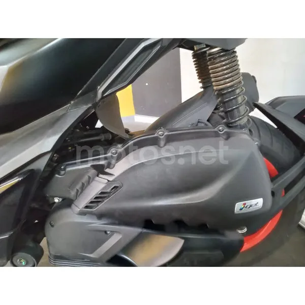 Aprilia SR GT 125 - Vista 22