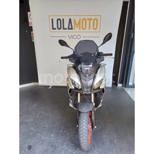 Aprilia SR GT 125 - Vista 4