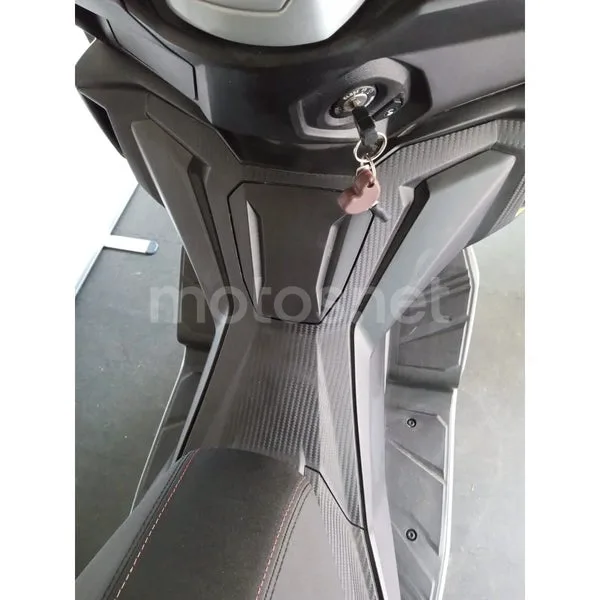 Aprilia SR GT 125 - Vista 9