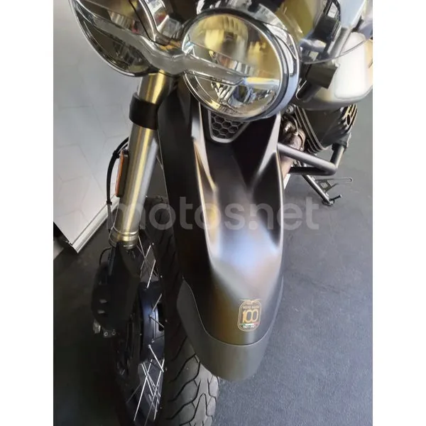 Moto Guzzi V85 TT - Vista 13