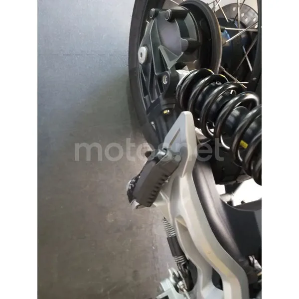 Moto Guzzi V85 TT - Vista 14