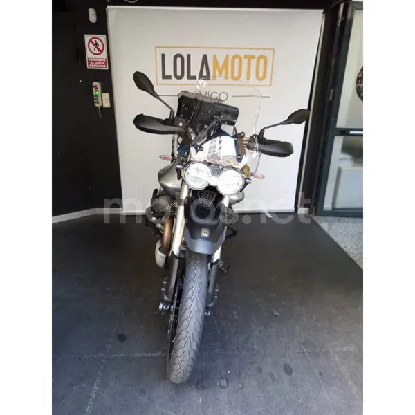 Moto Guzzi V85 TT - Vista 3