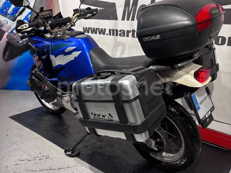 Honda XRV750 Africa Twin - Vista 4