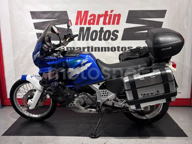Honda XRV750 Africa Twin - Vista 5