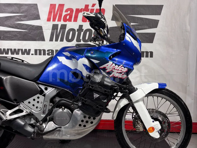 Honda XRV750 Africa Twin - Vista 10