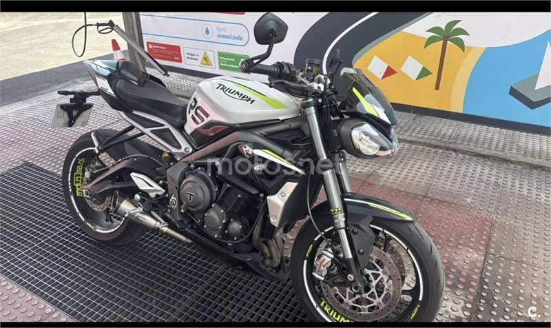 Triumph Street Triple 7999 € 2020 Granada - 1