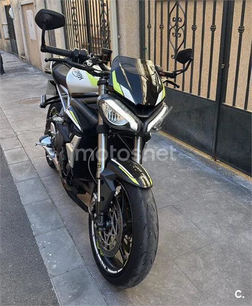 Triumph Street Triple 7999 € 2020 Granada - 2