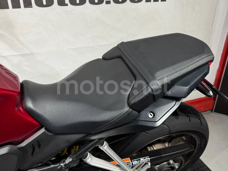 Honda CB650R - Vista 12
