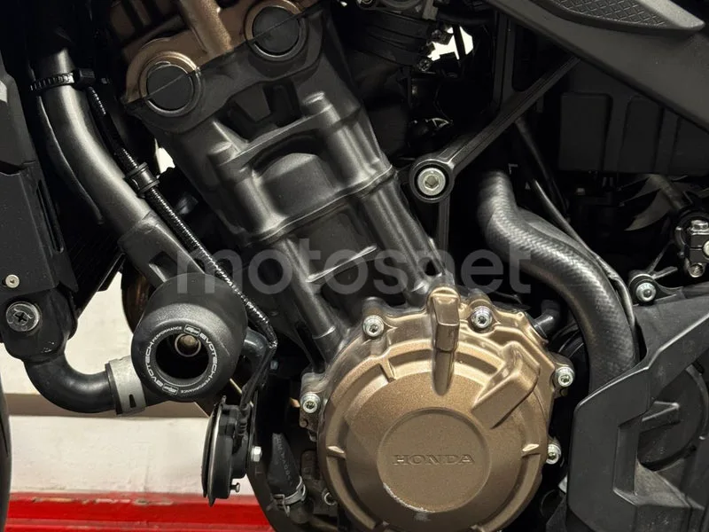 Honda CB650R - Vista 13