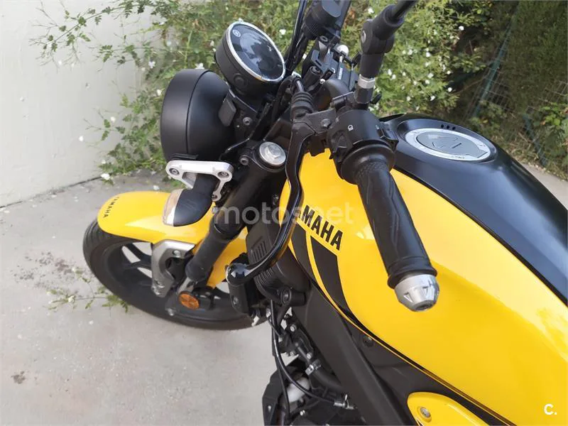 Yamaha XSR125 - Vista 4
