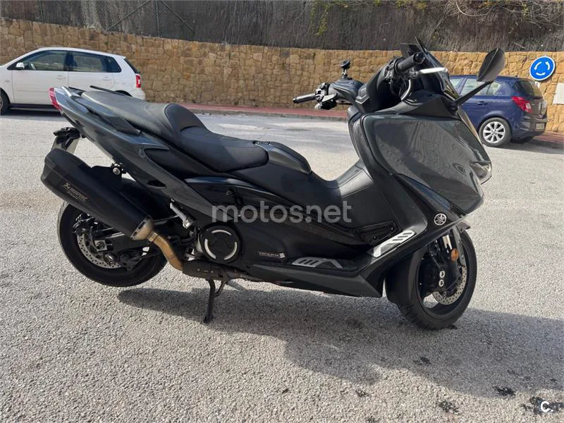 Yamaha TMAX - Vista 3