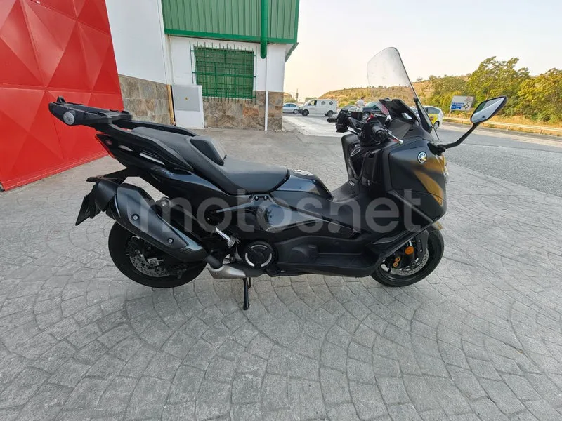 Yamaha TMAX - Vista 27