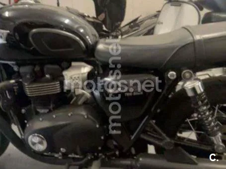 Triumph Bonneville T100 - Vista 3