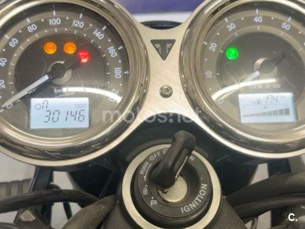 Triumph Bonneville T100 - Vista 5