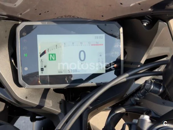 Honda CBR650R - Vista 4