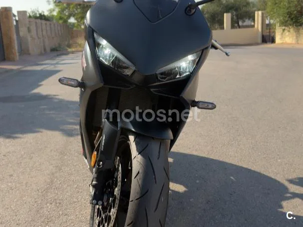 Honda CBR650R - Vista 6